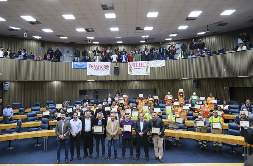  Trabalhadores e trabalhadoras da Limpeza são homenageados na Câmara Municipal de São Paulo