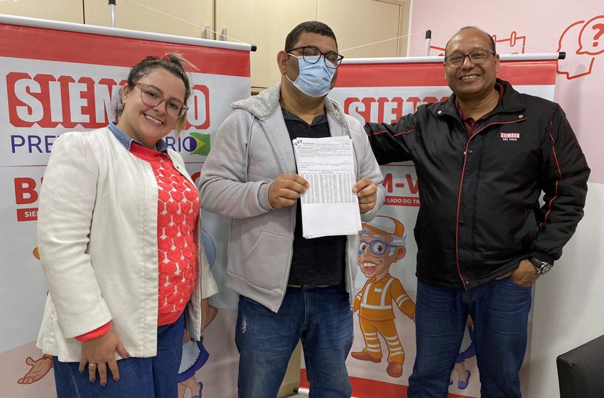  Equipe Previdenciária do SIEMACO-SP aposenta mais um trabalhador da Limpeza Urbana