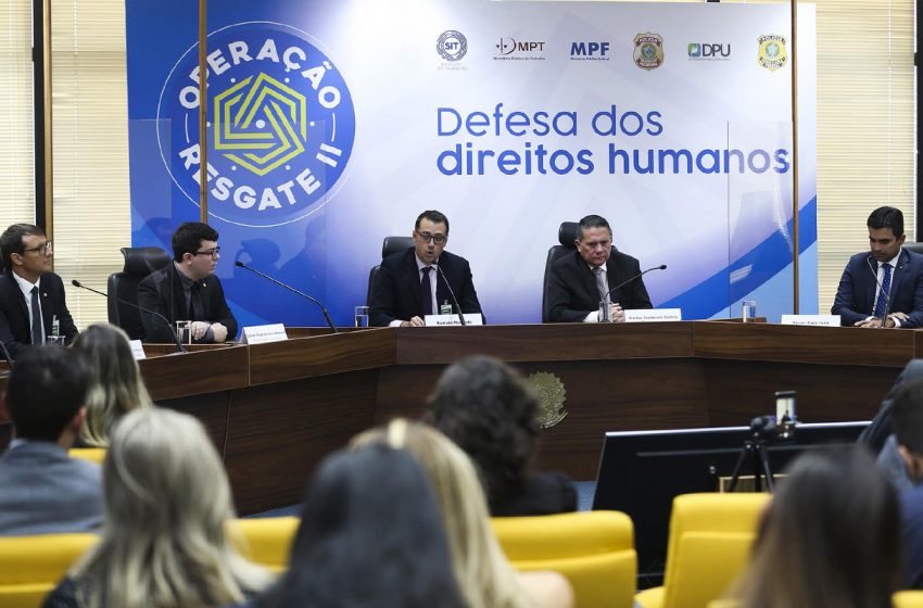  Operação resgata 377 trabalhadores de condições análogas à escravidão no Brasil