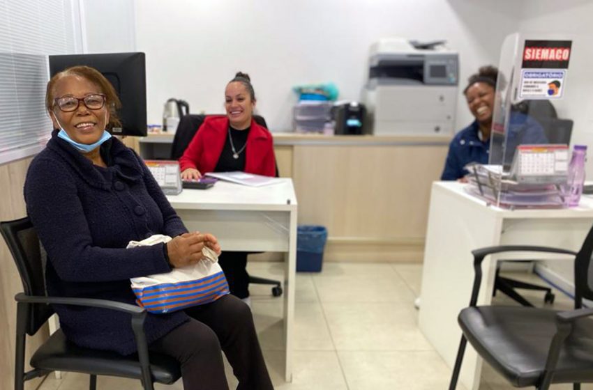  Auxiliar de limpeza consegue emprego no Shopping Bourbon por meio da Central de Vagas