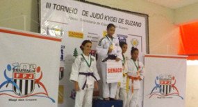 A marca Siemaco sempre no topo dos pódios, graças ao desempenho e esforço da judoca Maria Beatriz