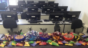 Halloween é tema de aula de inglês na Central de Cursos do Siemaco