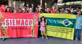  Comemorando o final do ano, colaboradores da Inova (Lapa) fazem a festa