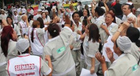  Depois da denúncia, negociação, greve, promessas e atrasos, finalmente equipe da limpeza hospitalar recebe os seus direitos e retoma os trabalhos nessa sexta-feira (5)