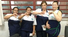 Empresa não faz a lição de casa, atrasa direitos e equipes da limpeza escolar cruzam os braços