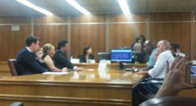 Persiste a greve dos trabalhadores e limpeza do principal hospital de infectologia do país, Emílio Ribas, está comprometida