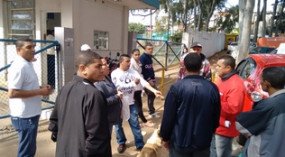 Porteiros do Hospital Heliópolis fazem greve por falta de pagamento