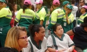  Secretaria da Mulher do Siemaco doa kits de higiene para o 1º Dia Solidário da Mulher