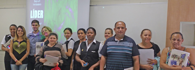 Central de Cursos leva oportunidade de reciclagem profissional para o local de trabalho