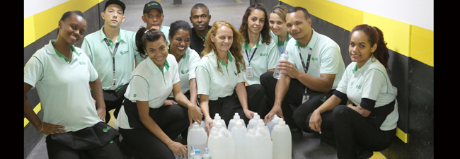  Preservando cada gota de água: equipe de limpeza dá exemplo de conscientização, com custo zero