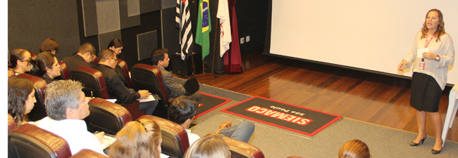  Visando capacitar trabalhadores em Segurança e Saúde no Trabalho, curso sobre e-Social lota auditório do Siemaco