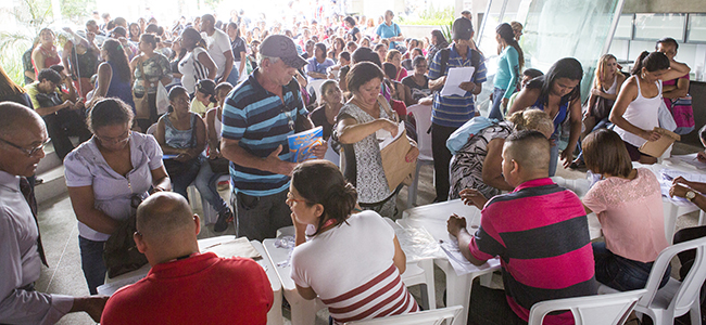  Empregados novamente, na terça-feira a equipe da limpeza recomeça o trabalho na USP