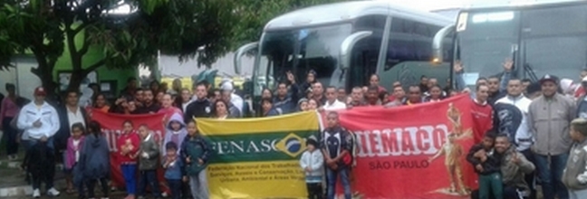 Famílias divertem-se na colônia de férias do Siemaco, em Bertioga