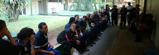  No Hospital da Polícia Militar, equipe da limpeza soma ao bloco dos sem salário
