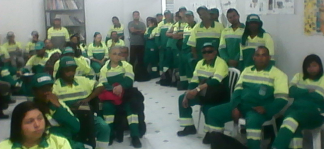 Trabalhadores da Limpeza Urbana se mobilizam para a greve contra demissões