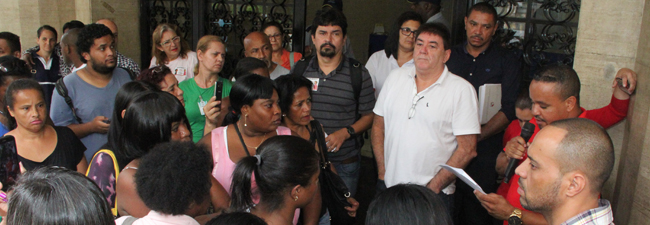  Trabalhadores da limpeza da Linha Azul do Metrô retomam os trabalhos