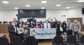 Diretora do SIEMACO-SP acompanha aprovação de PL que combate LGBTIFOBIA na cidade de Poá
