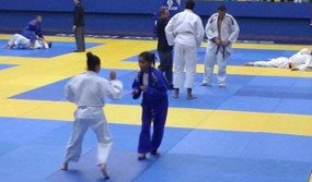  Em evento paralelo às olimpíadas, Judoca Maria Beatriz conquista medalha de bronze