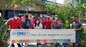 Equipe de Órgãos Públicos do SIEMACO-SP promove ação social na Praça Marechal