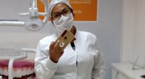  Gari se torna profissional de Saúde Bucal após cursar o EJA na Central de Cursos