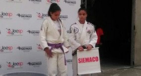 Judoca Maria Beatriz participa dos Jogos Abertos e Escolares