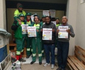 No alojamento da Inova, Lapa, trabalhadores da Limpeza Urbana conferem pauta de reivindicações da Campanha Salarial