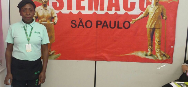Rosa que é exemplo no trabalho na limpeza e heroína pela atitude