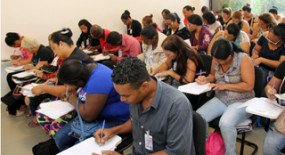 Trabalhadores recorrem ao Siemaco em busca de oportunidades de emprego formal