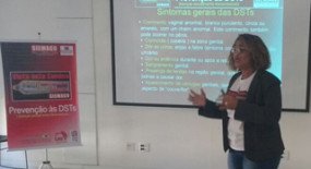 Vestindo a camisa contra as Doenças Sexualmente Transmissíveis