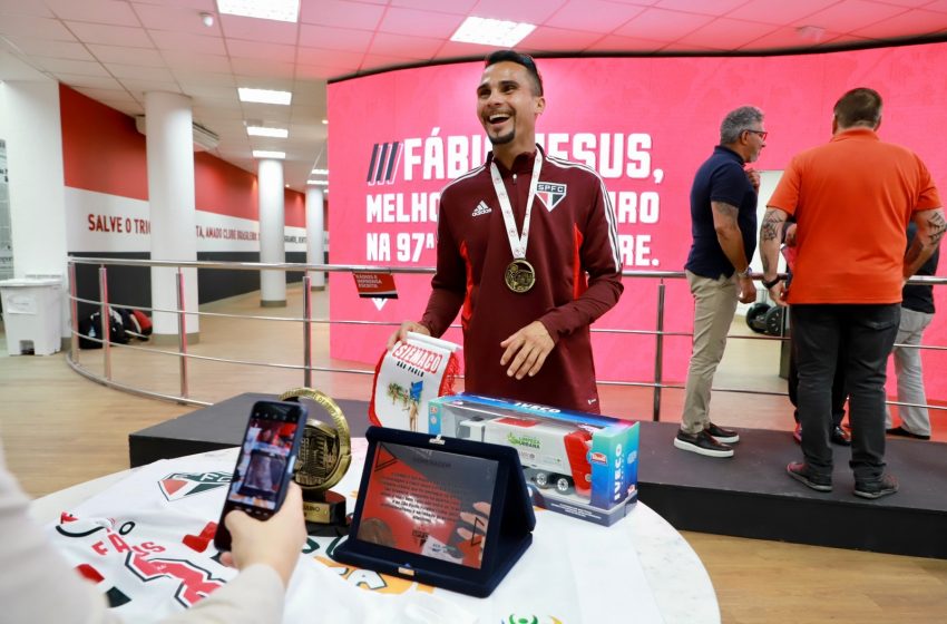  Homenagem ao coletor corredor Fábio Jesus