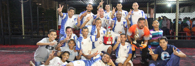Doze equipes correram em quadra mas só o time da Barra Funda levantou a taça de campeã da Copa Siemaco Inova Society