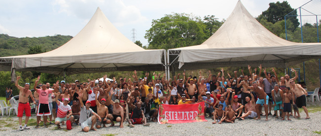Trabalhadores da Loga festejam 2017 com os sindicatos