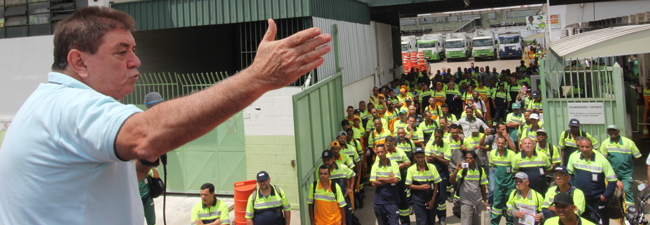 Varredores de ruas de São Paulo decretam Estado de Greve após assembleia com o Siemaco