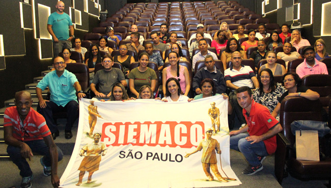 Radial integra a equipe da limpeza do Sesc Paulista no Siemaco