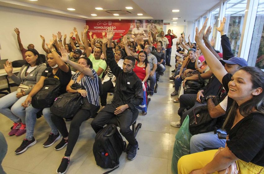 Trabalhadores da EPS aprovam acordo em assembleia e fazem homologação no SIEMACO-SP