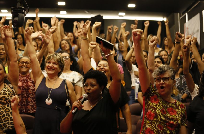  “Empoderamento das mulheres em defesa de um mundo com direitos e oportunidades iguais”