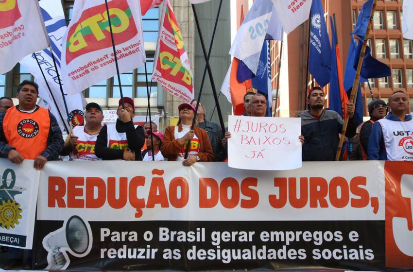  SIEMACO-SP participa de protesto contra juros altos na Avenida Paulista