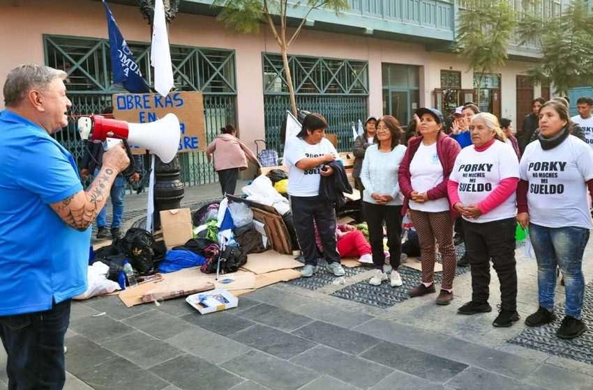  Trabalhadores da Limpeza Urbana de Lima (Peru) seguem em greve de fome por atraso nos salários