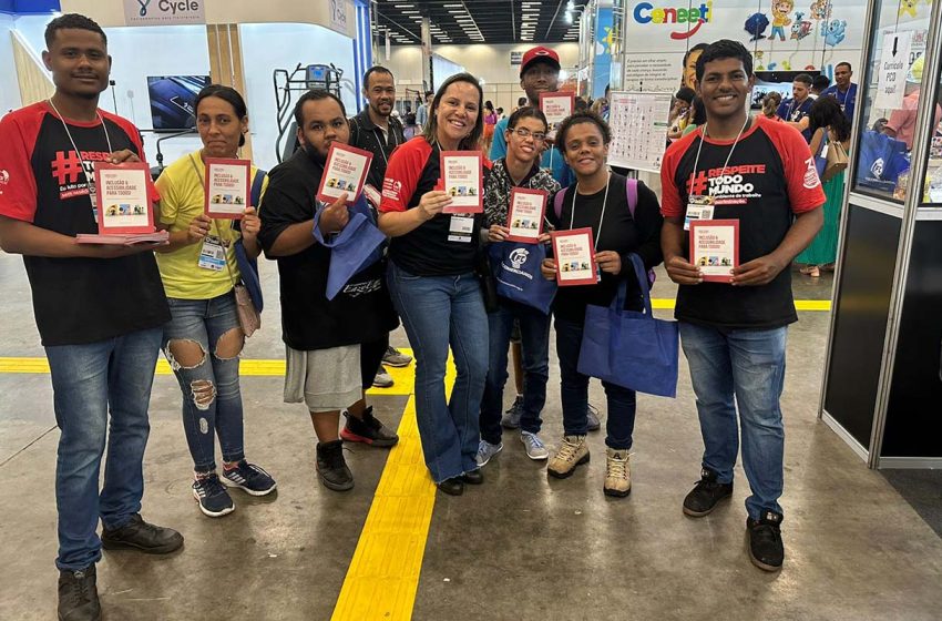SIEMACO-SP visita Reatech Brasil 2023 e distribui cartilha que promove inclusão e acessibilidade para todos