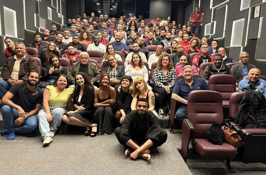  Peça teatral chama a atenção para prevenção e cuidados com a saúde mental