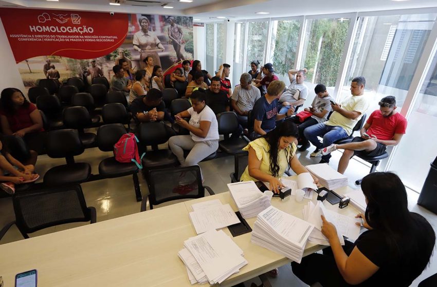  Homologação de 40 trabalhadores que prestavam serviços à Hese em parques da capital é concluída no SIEMACO-SP