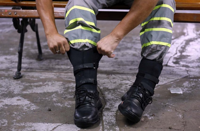 Portaria do Ministério do Trabalho oficializa suspensão da exigência de calçado específico na limpeza urbana