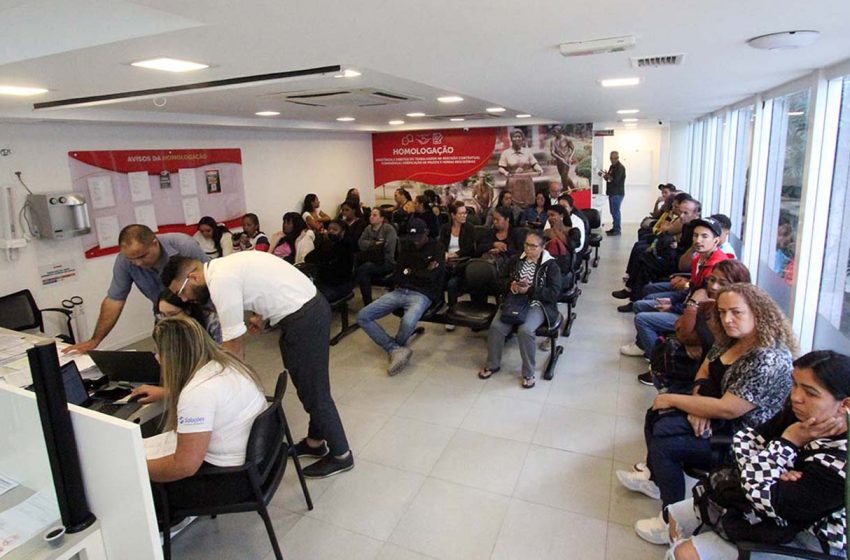  SIEMACO-SP realiza força-tarefa para homologar rescisões de 3.300 trabalhadores da empresa Soluções