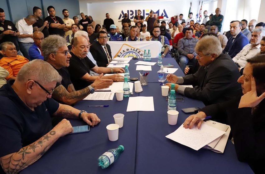  Segunda reunião da campanha salarial da Limpeza Urbana termina com cobranças do SIEMACO-SP