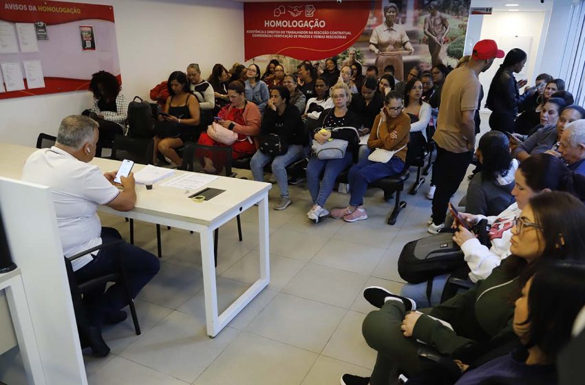  SIEMACO-SP homologa 122 trabalhadores do Tribunal de Justiça de SP