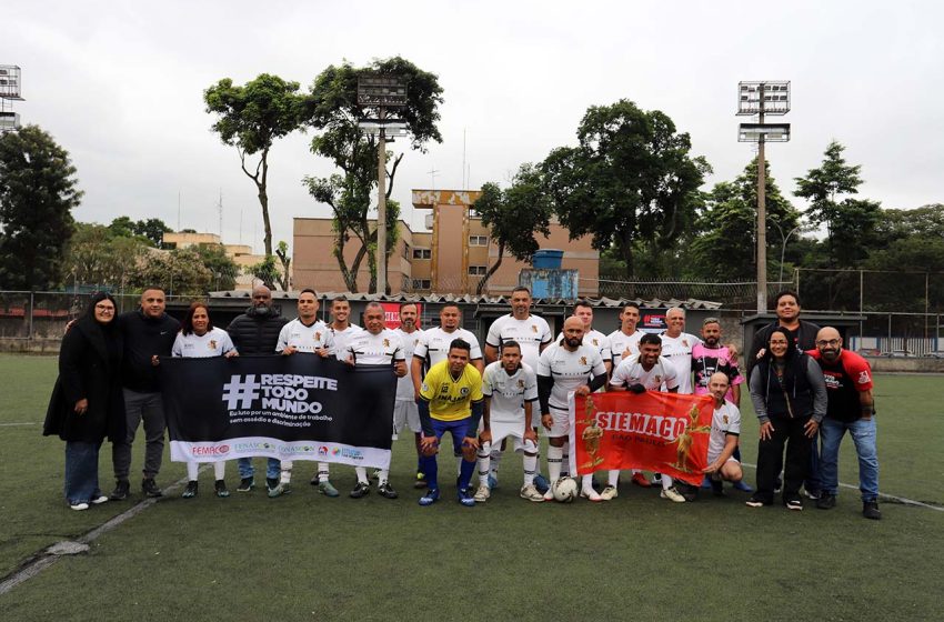  Futebol une trabalhadores da Limpebras em integração na zona norte