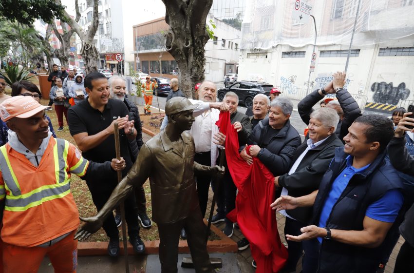  SIEMACO São Paulo reinaugura monumentos em homenagem aos trabalhadores da Limpeza na Praça Marechal Deodoro