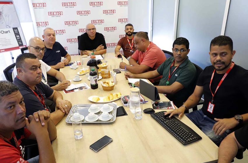  SIEMACO-SP apresenta à direção da Loga relatório sobre aplicação da NR-38 e debate melhorias operacionais